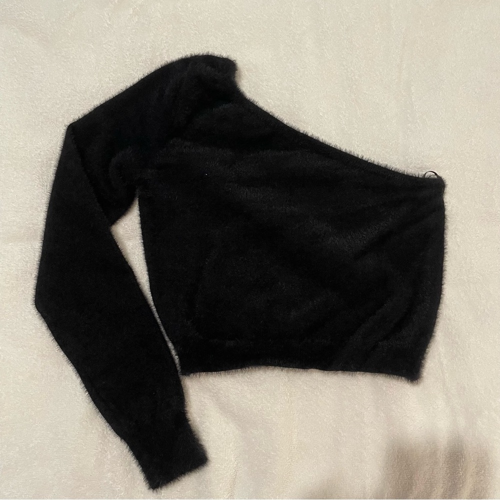 One sleeve fuzzyish top
